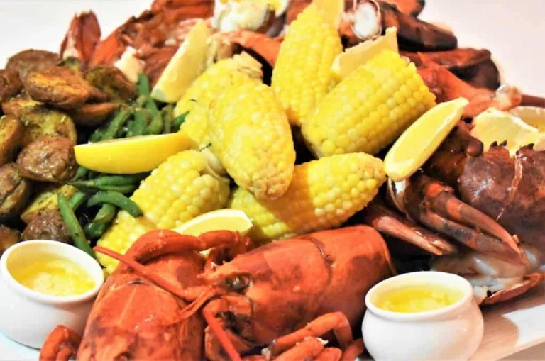Nova Scotia’s South Shore Lobster Crawl: A Sea-to-Table Lobster Adventure