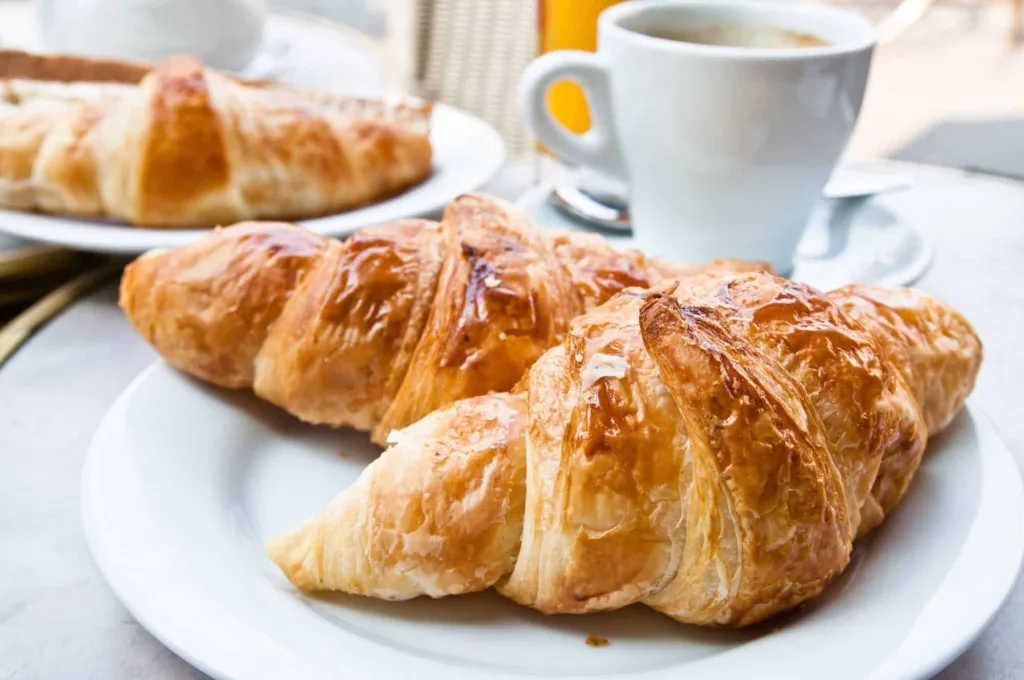 13 Must-Try La Paz Restaurants: Croissants