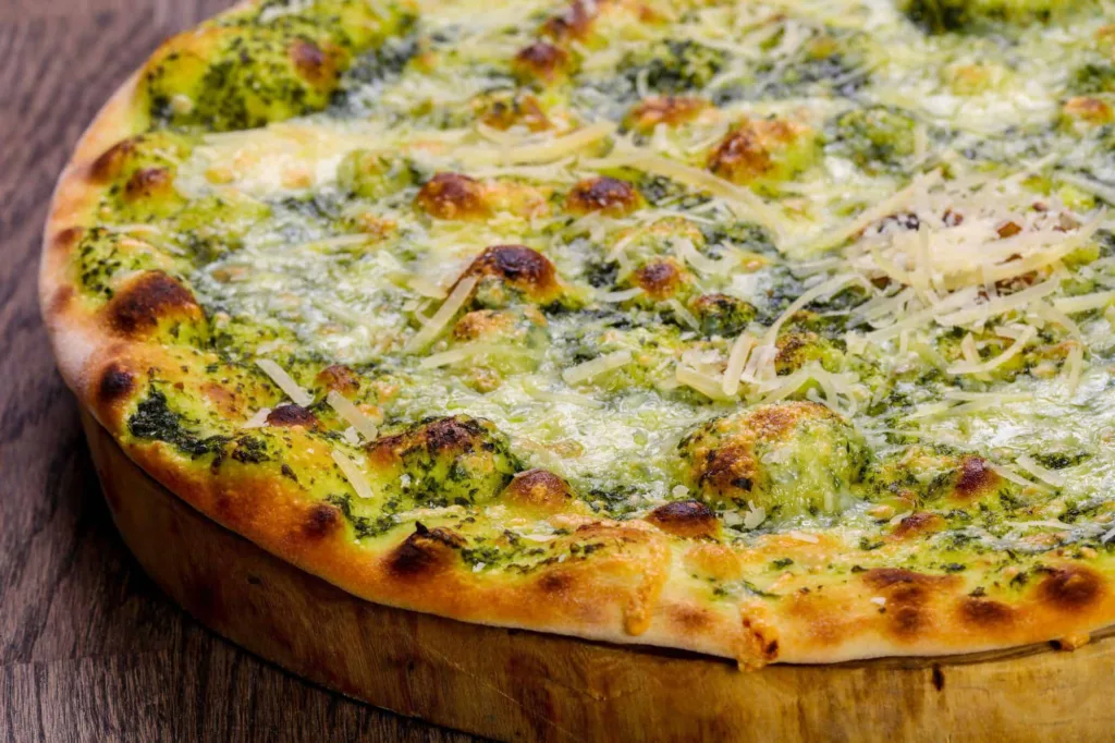 13 Must-Try La Paz Restaurants: Pizza with Pesto and Goat Cheese