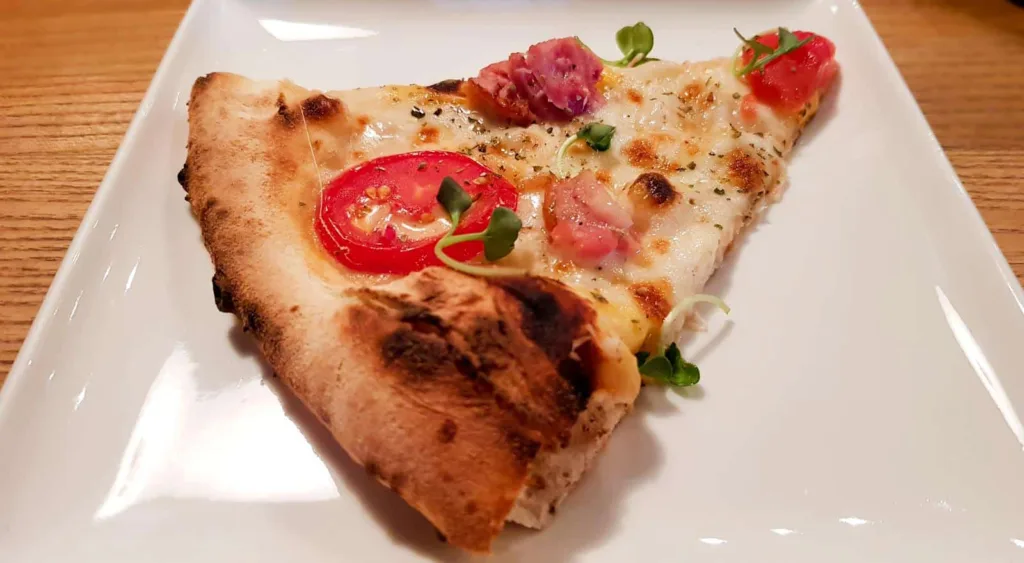 Restaurants In Atlantic Beach FL: Cheese Pizza Slice