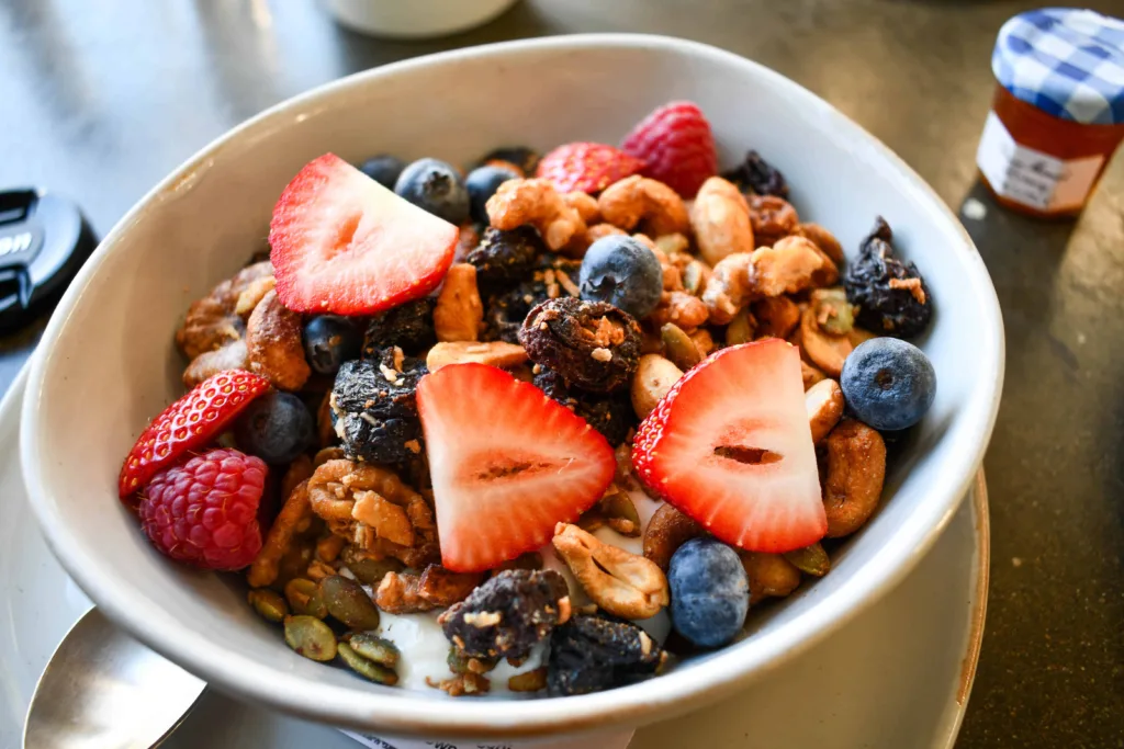 Best Restaurants in Palm Springs: Straus Greek Yogurt With Paleo Granola & Berries