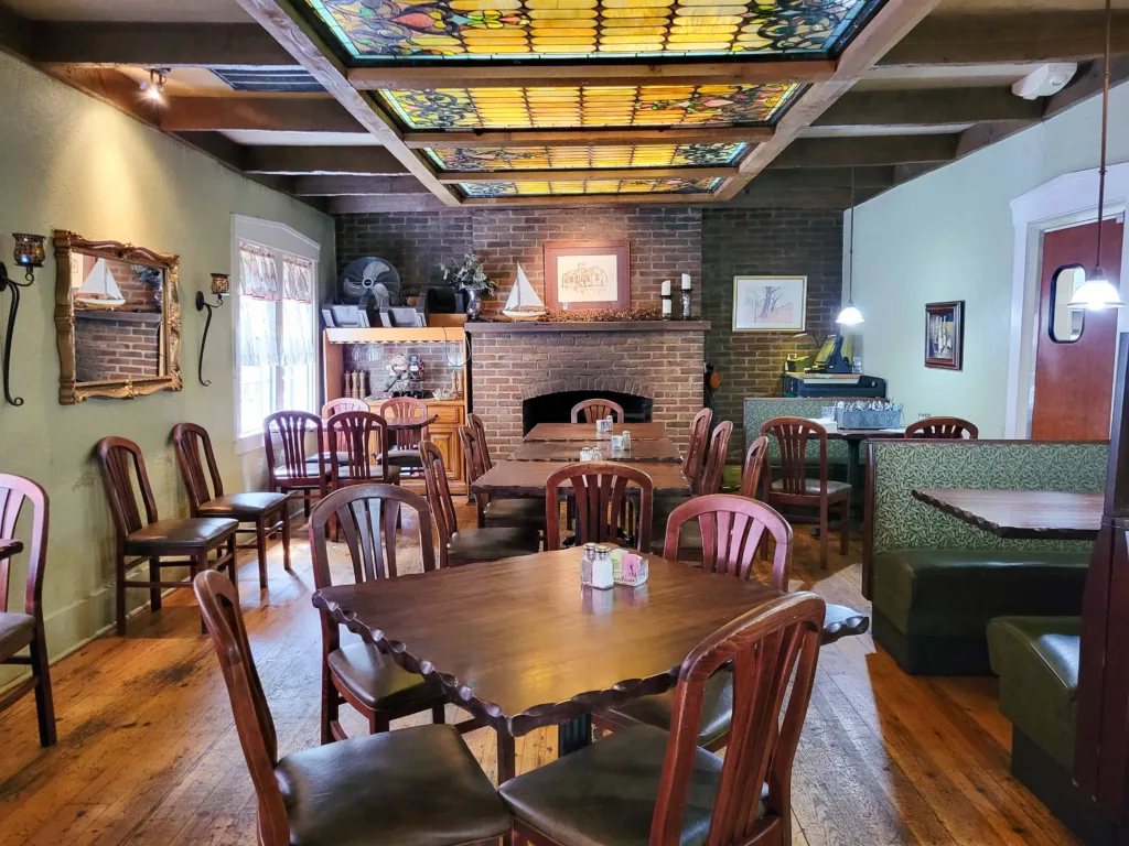 Best Restaurants In St Charles MO: Braddens