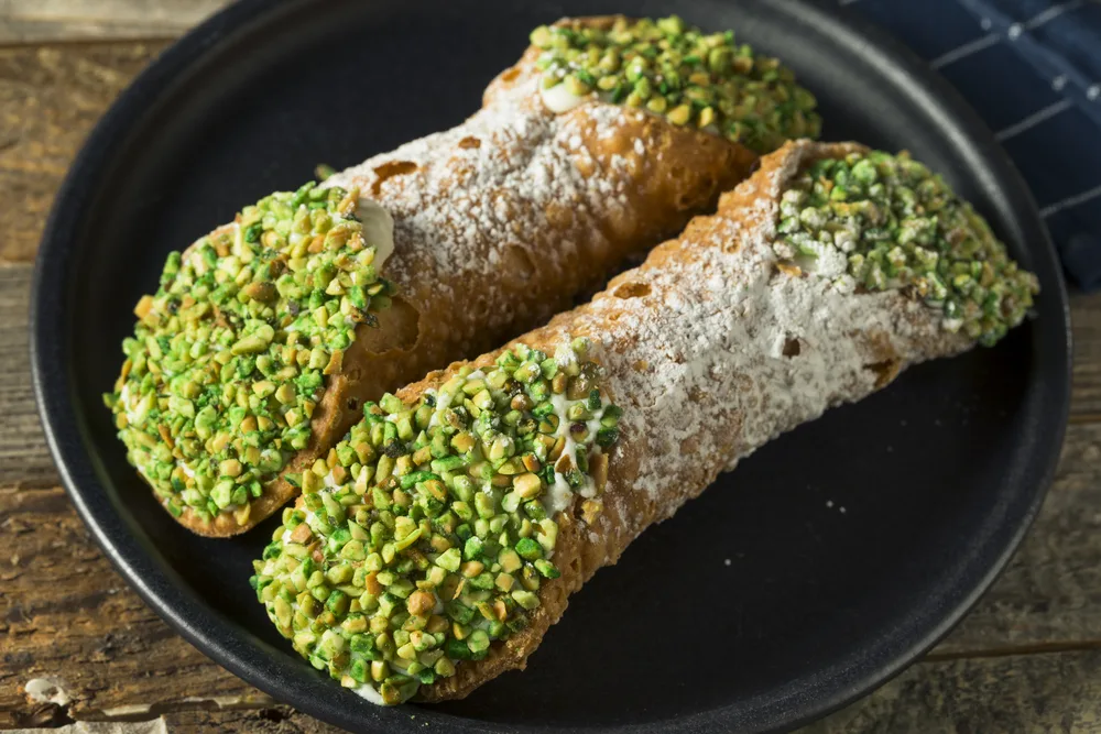 Chiodas Trattoria Homemade Cannolis