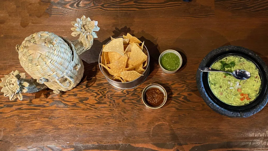 Colibri Mexican Bistro: Guacamole