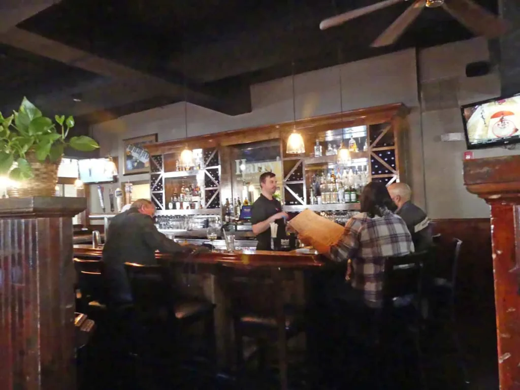 Harry’s Seafood Bar & Grille