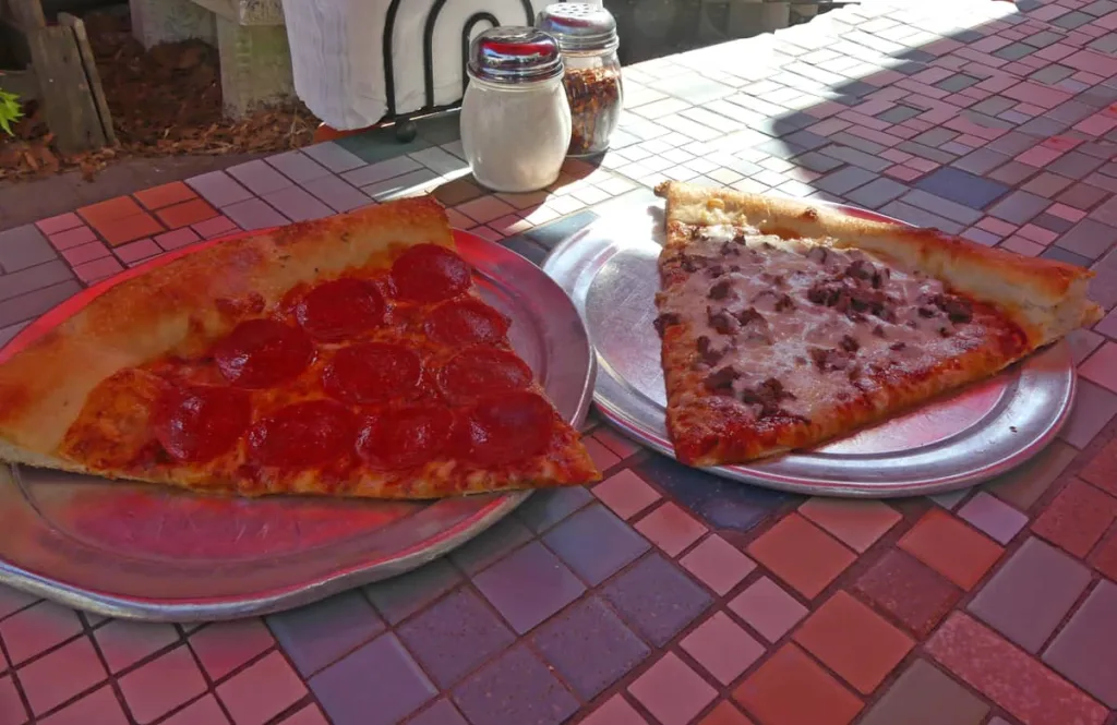 Restaurants in Gainesville FL: Satchel’s Pizza