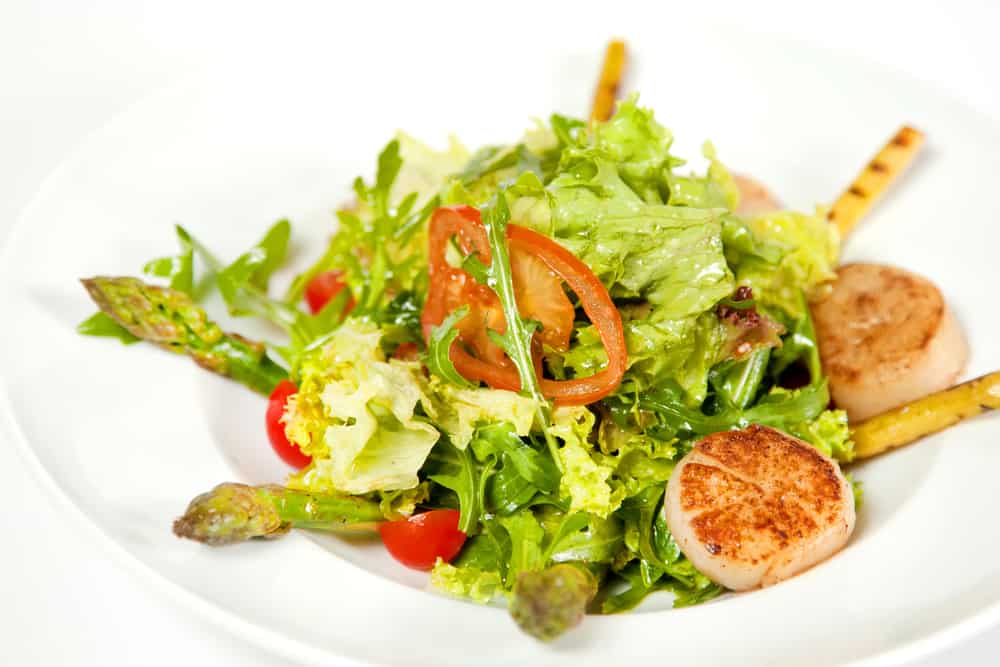 Luke's on Front Scallop BLT Salad