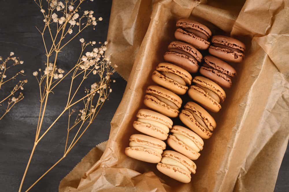 white chocolate-vanilla macarons