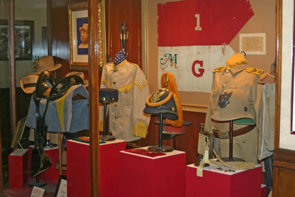 Menger Hotel Bar museum