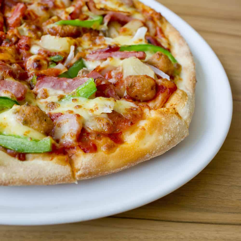 gina's pizza hawaiian style