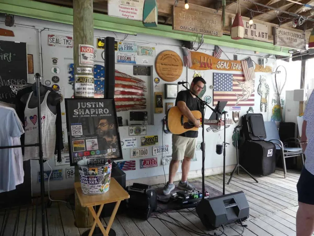 Fort Pierce Restaurants - Little Jim Bait and Tackle musician stage