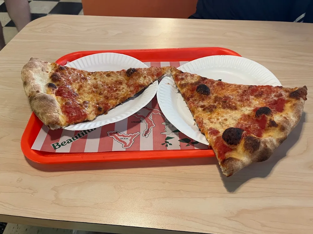 Pizza at Pauly Gee's