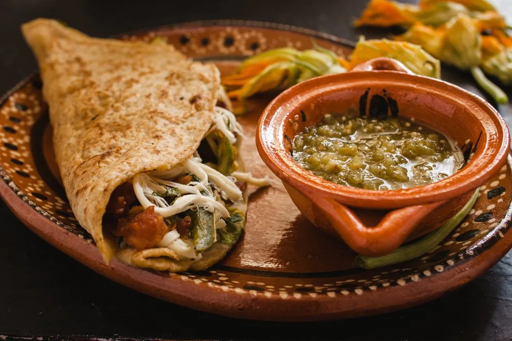 quesadilla de flor de calabaza