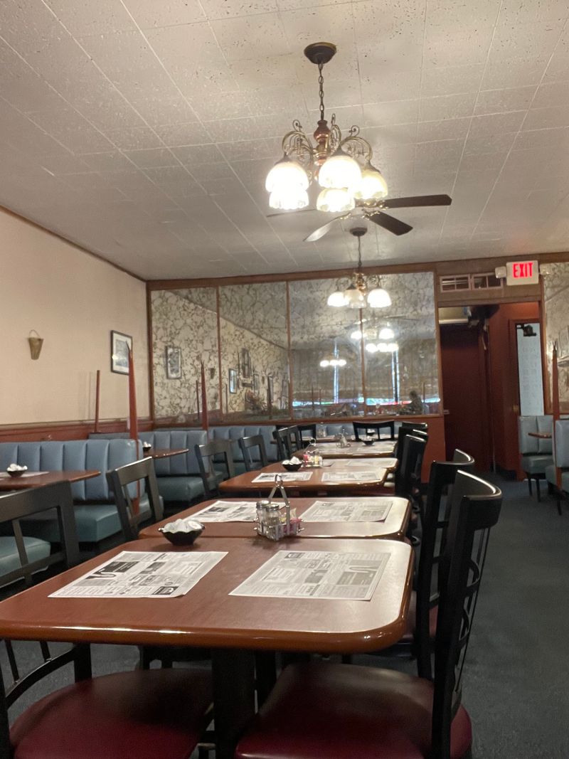Chris' Restaurant