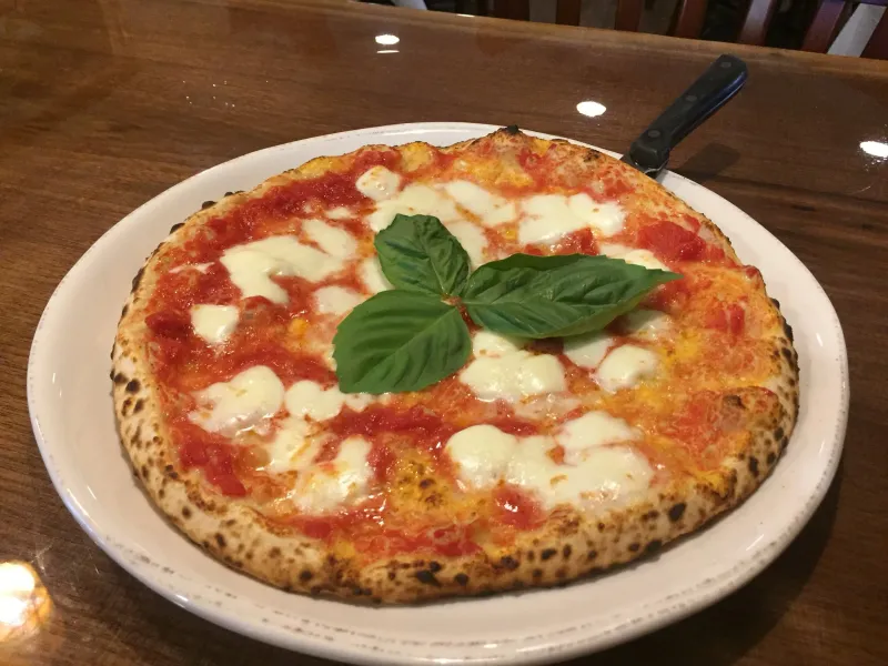 Mino Italian Pizzeria, Naples: Familiar Favorites from the Brick Oven
