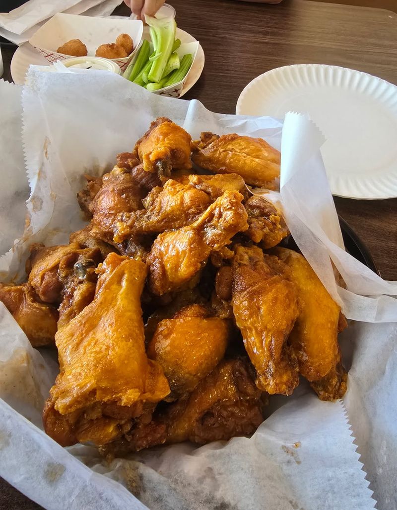 Ronni’s Wings: A Saucy Side Trip to Clemmons