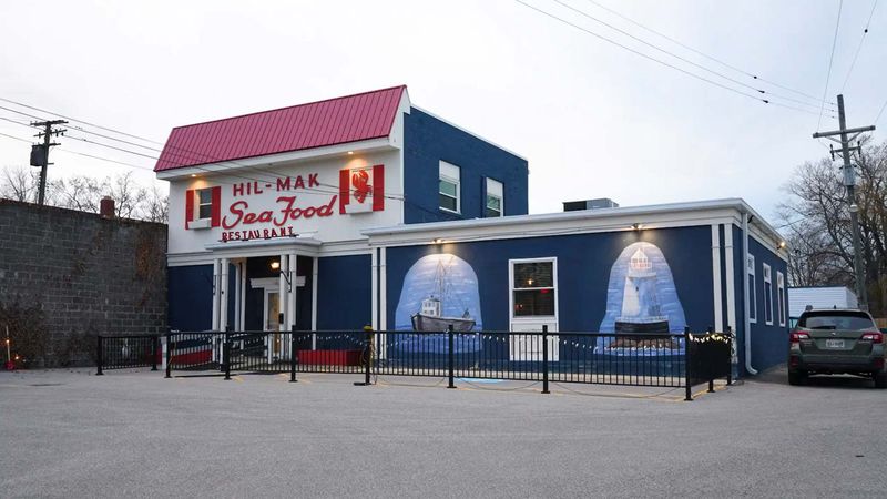 Hil-Mak Sea Foods: A Harbor-Area Stop in Ashtabula