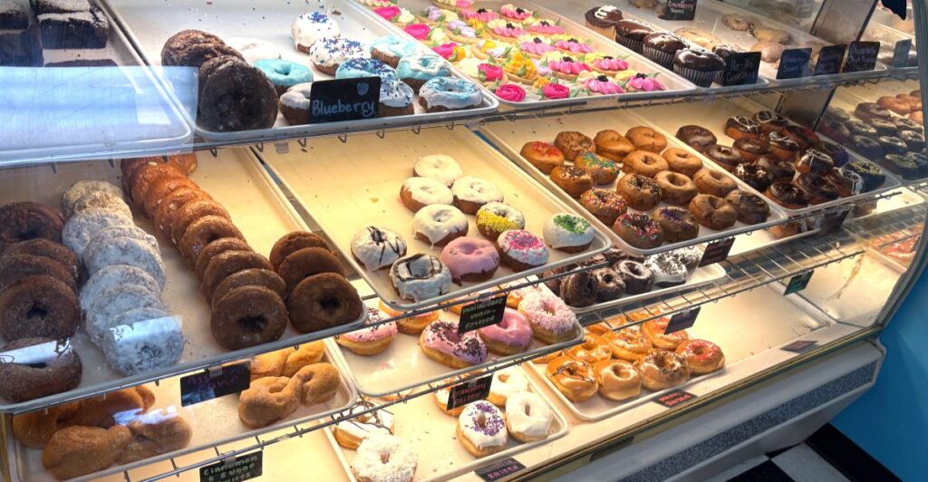 13 Places In Ohio To Grab A Warm Apple Fritter On A Crisp Fall Morning